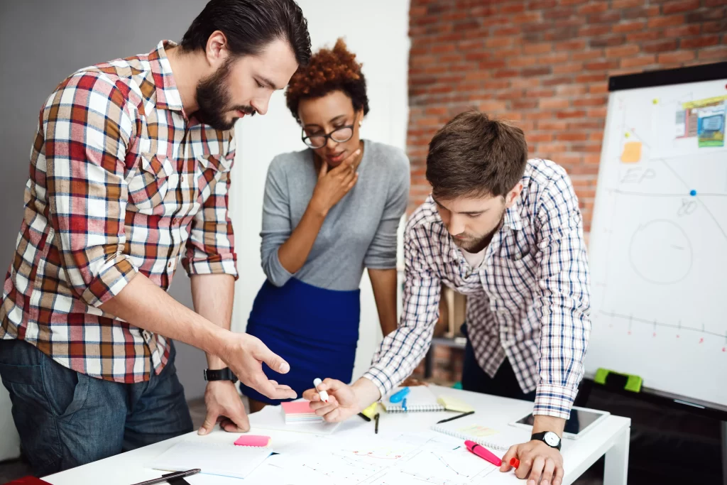 cocriação é uma das estratégias comprovadas para aumentar a criatividade no trabalho